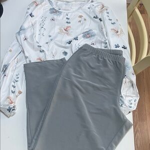 Gently Loved💜Susan Graver Top/Gray Pant.